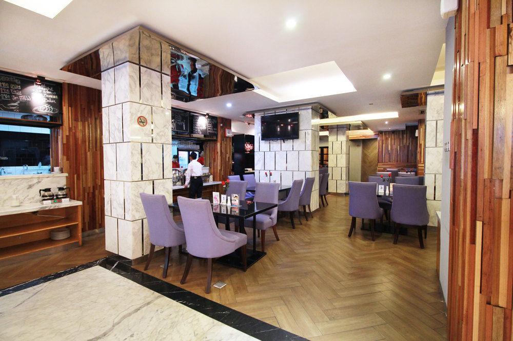 Collection O 7 Hotel Melawai Yakarta Exterior foto