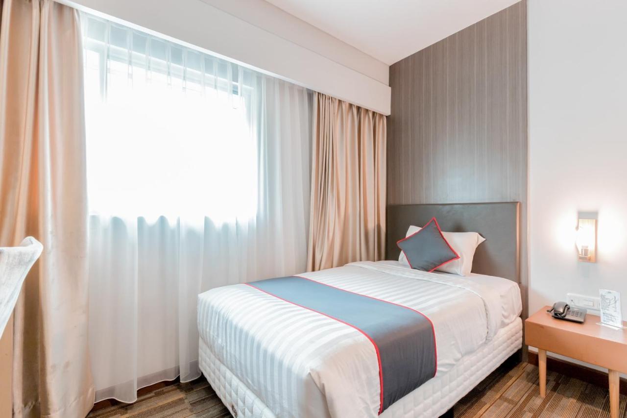 Collection O 7 Hotel Melawai Yakarta Exterior foto